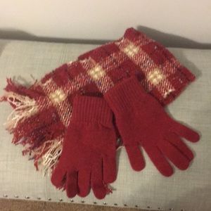 Burberry scarf and gloves set